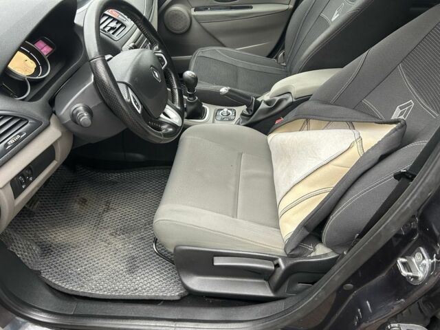 Серый Рено Меган, объемом двигателя 1.5 л и пробегом 285 тыс. км за 5700 $, фото 10 на Automoto.ua