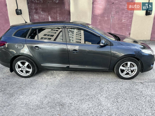 Серый Рено Меган, объемом двигателя 1.46 л и пробегом 325 тыс. км за 6400 $, фото 4 на Automoto.ua