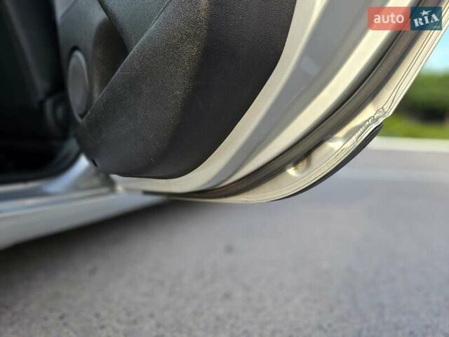 Серый Рено Меган, объемом двигателя 1.6 л и пробегом 195 тыс. км за 7850 $, фото 59 на Automoto.ua