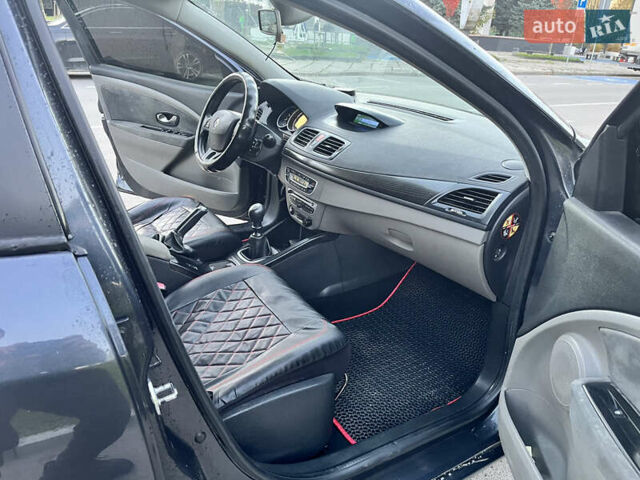 Сірий Рено Меган, об'ємом двигуна 1.46 л та пробігом 328 тис. км за 5500 $, фото 10 на Automoto.ua