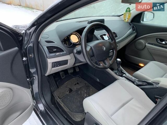 Сірий Рено Меган, об'ємом двигуна 1.46 л та пробігом 352 тис. км за 7800 $, фото 1 на Automoto.ua