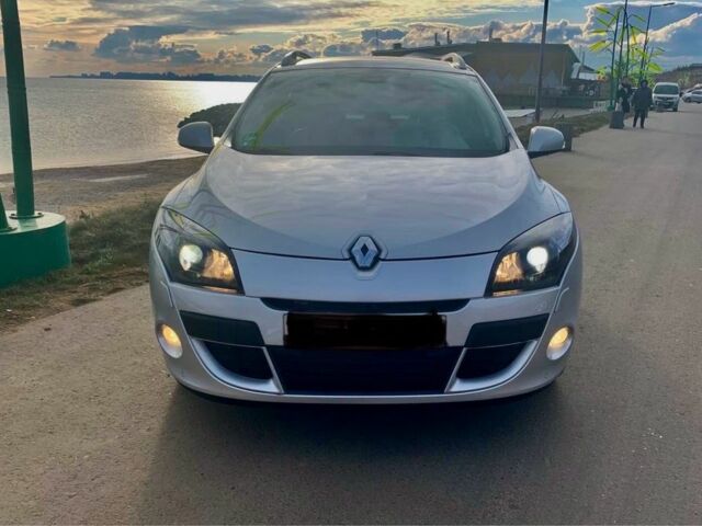 Серый Рено Меган, объемом двигателя 1.5 л и пробегом 242 тыс. км за 7990 $, фото 1 на Automoto.ua