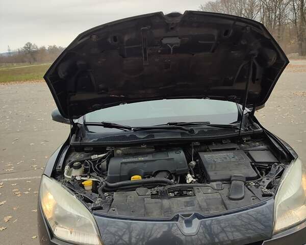 Серый Рено Меган, объемом двигателя 1.4 л и пробегом 250 тыс. км за 7500 $, фото 84 на Automoto.ua