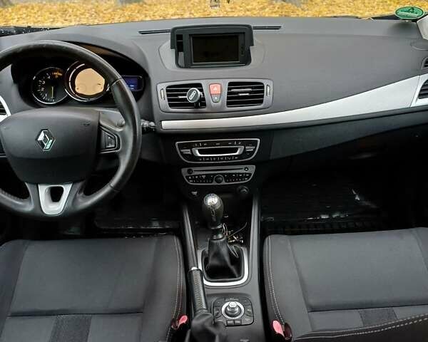 Серый Рено Меган, объемом двигателя 1.46 л и пробегом 230 тыс. км за 7500 $, фото 10 на Automoto.ua