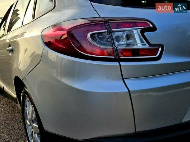 Серый Рено Меган, объемом двигателя 1.6 л и пробегом 195 тыс. км за 7850 $, фото 23 на Automoto.ua