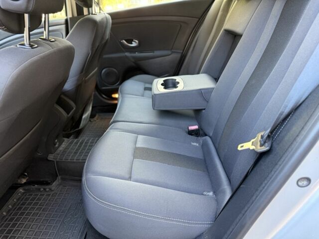 Серый Рено Меган, объемом двигателя 1.5 л и пробегом 280 тыс. км за 6800 $, фото 7 на Automoto.ua