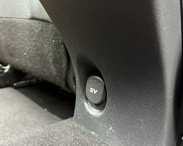 Сірий Рено Меган, об'ємом двигуна 1.6 л та пробігом 227 тис. км за 7300 $, фото 46 на Automoto.ua