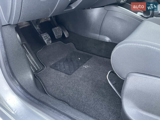 Серый Рено Меган, объемом двигателя 1.6 л и пробегом 225 тыс. км за 7599 $, фото 17 на Automoto.ua