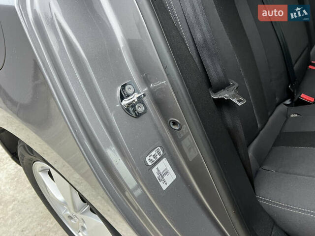 Серый Рено Меган, объемом двигателя 1.6 л и пробегом 182 тыс. км за 7800 $, фото 71 на Automoto.ua