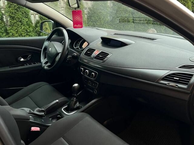 Серый Рено Меган, объемом двигателя 1.5 л и пробегом 263 тыс. км за 5100 $, фото 11 на Automoto.ua