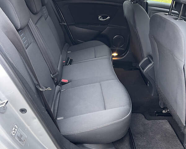 Серый Рено Меган, объемом двигателя 1.6 л и пробегом 225 тыс. км за 7700 $, фото 26 на Automoto.ua