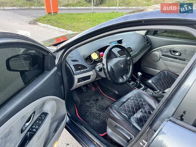 Сірий Рено Меган, об'ємом двигуна 1.46 л та пробігом 328 тис. км за 5500 $, фото 9 на Automoto.ua