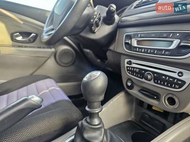 Серый Рено Меган, объемом двигателя 1.46 л и пробегом 257 тыс. км за 5150 $, фото 60 на Automoto.ua