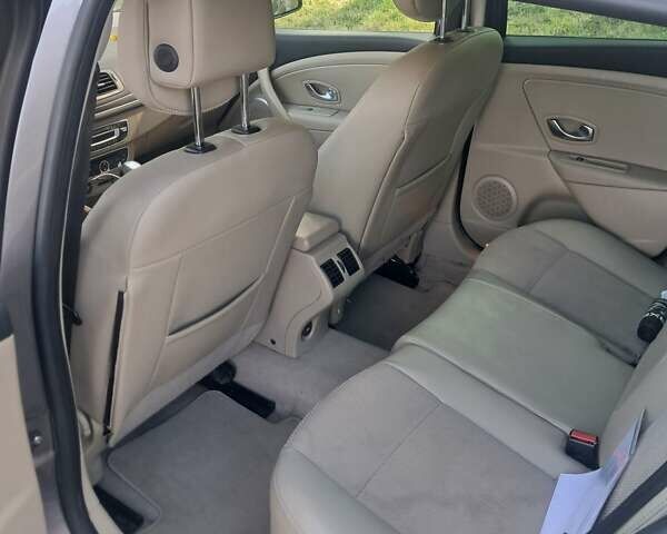 Серый Рено Меган, объемом двигателя 2 л и пробегом 255 тыс. км за 8000 $, фото 5 на Automoto.ua