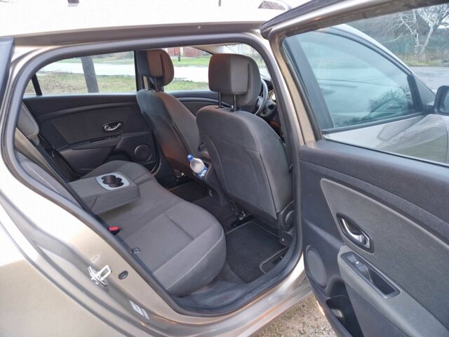 Сірий Рено Меган, об'ємом двигуна 1.6 л та пробігом 238 тис. км за 7350 $, фото 13 на Automoto.ua