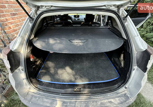 Рено Меган 2010 у Львові на Automoto.ua Сірий Рено Меган, об'ємом двигуна 1.46 л та пробігом 320 тис. км за 6000 $, фото 14 на Automoto.ua