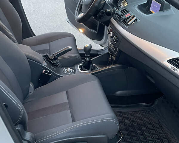 Сірий Рено Меган, об'ємом двигуна 1.46 л та пробігом 291 тис. км за 5700 $, фото 16 на Automoto.ua