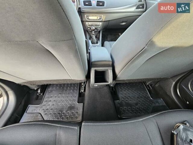 Серый Рено Меган, объемом двигателя 1.6 л и пробегом 195 тыс. км за 7850 $, фото 71 на Automoto.ua