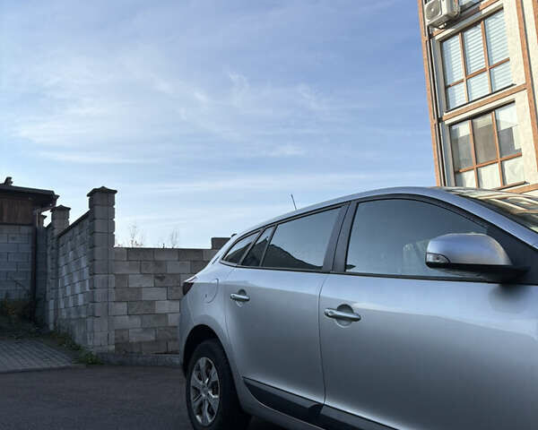 Серый Рено Меган, объемом двигателя 1.46 л и пробегом 244 тыс. км за 4950 $, фото 20 на Automoto.ua