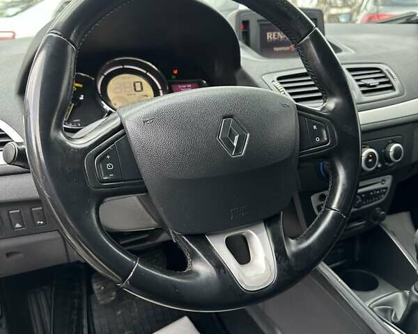 Сірий Рено Меган, об'ємом двигуна 1.5 л та пробігом 243 тис. км за 7300 $, фото 16 на Automoto.ua