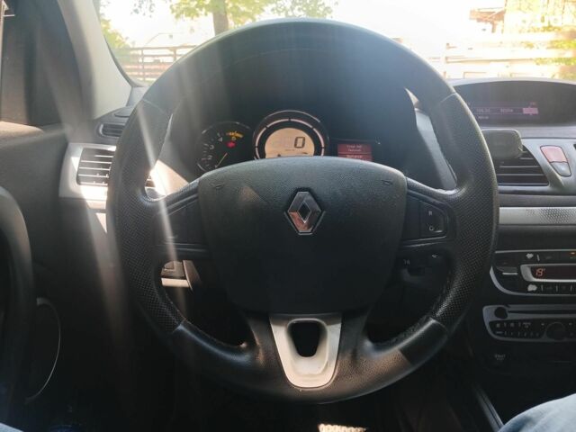 Серый Рено Меган, объемом двигателя 1.9 л и пробегом 400 тыс. км за 6690 $, фото 11 на Automoto.ua