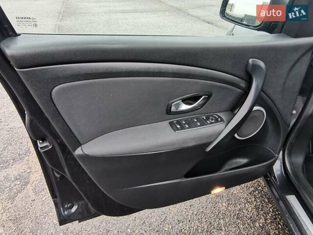 Серый Рено Меган, объемом двигателя 1.6 л и пробегом 220 тыс. км за 7300 $, фото 18 на Automoto.ua