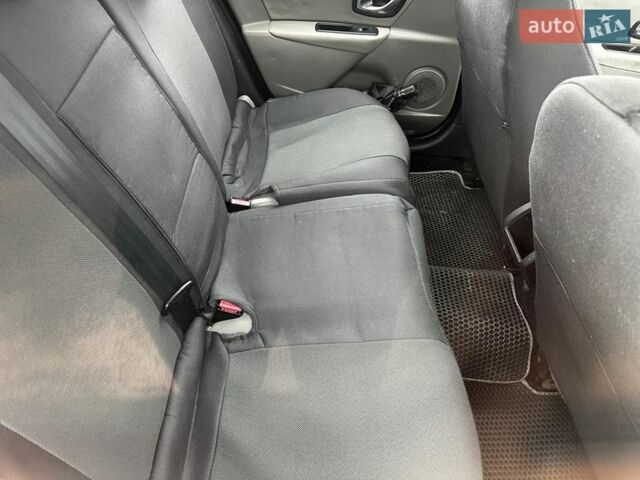Сірий Рено Меган, об'ємом двигуна 1.46 л та пробігом 352 тис. км за 7800 $, фото 13 на Automoto.ua