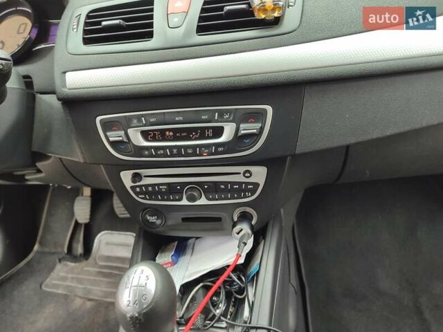 Серый Рено Меган, объемом двигателя 1.4 л и пробегом 250 тыс. км за 7500 $, фото 172 на Automoto.ua