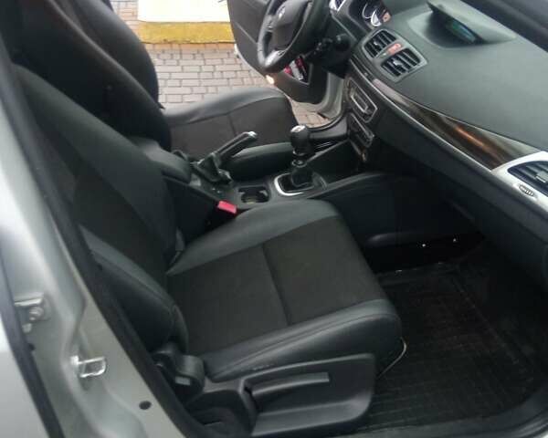 Серый Рено Меган, объемом двигателя 1.5 л и пробегом 260 тыс. км за 6600 $, фото 6 на Automoto.ua