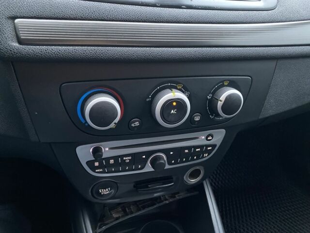 Серый Рено Меган, объемом двигателя 1.5 л и пробегом 306 тыс. км за 6300 $, фото 14 на Automoto.ua