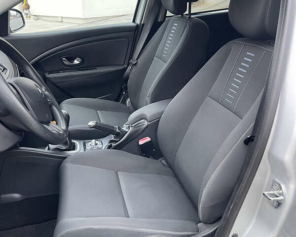 Серый Рено Меган, объемом двигателя 1.6 л и пробегом 225 тыс. км за 7700 $, фото 15 на Automoto.ua