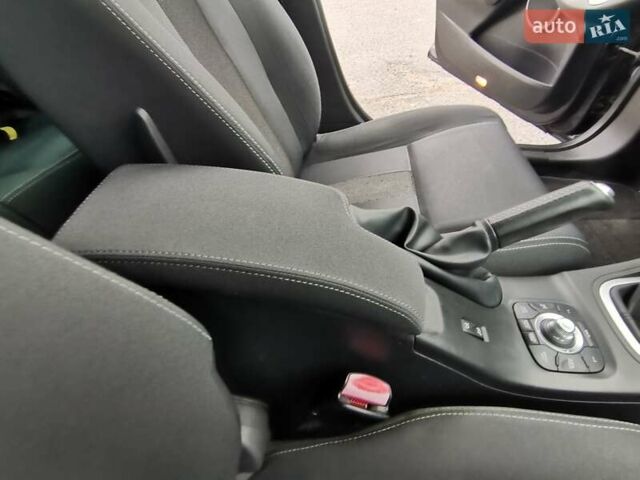 Серый Рено Меган, объемом двигателя 1.6 л и пробегом 220 тыс. км за 7300 $, фото 21 на Automoto.ua