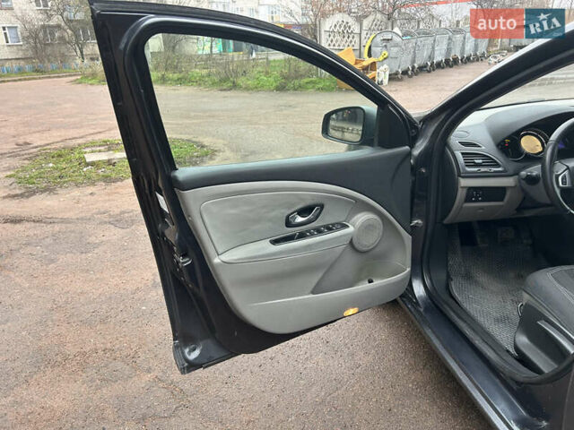 Серый Рено Меган, объемом двигателя 1.46 л и пробегом 285 тыс. км за 5700 $, фото 11 на Automoto.ua