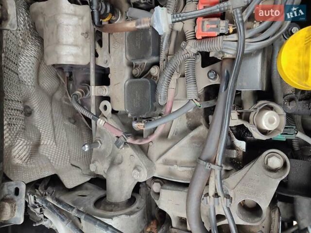 Серый Рено Меган, объемом двигателя 1.4 л и пробегом 250 тыс. км за 7500 $, фото 112 на Automoto.ua