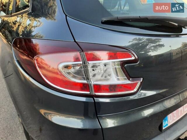 Серый Рено Меган, объемом двигателя 1.6 л и пробегом 183 тыс. км за 7600 $, фото 56 на Automoto.ua
