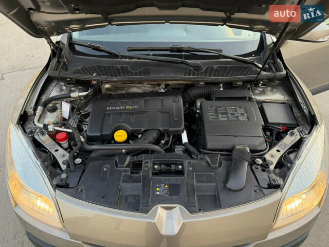 Серый Рено Меган, объемом двигателя 1.4 л и пробегом 193 тыс. км за 6700 $, фото 32 на Automoto.ua