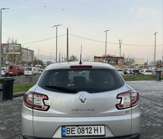 Сірий Рено Меган, об'ємом двигуна 1.5 л та пробігом 250 тис. км за 6999 $, фото 3 на Automoto.ua