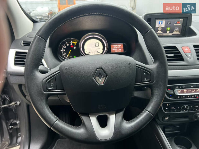Серый Рено Меган, объемом двигателя 1.6 л и пробегом 182 тыс. км за 7800 $, фото 44 на Automoto.ua