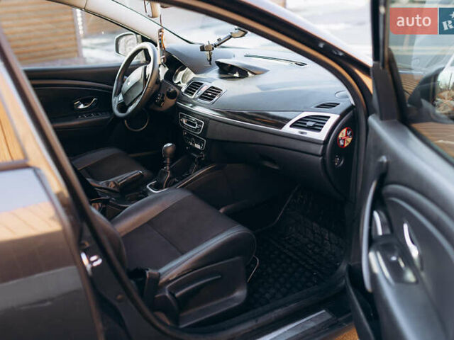 Серый Рено Меган, объемом двигателя 1.46 л и пробегом 288 тыс. км за 6550 $, фото 15 на Automoto.ua