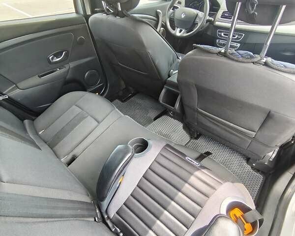 Серый Рено Меган, объемом двигателя 1.46 л и пробегом 298 тыс. км за 6350 $, фото 11 на Automoto.ua