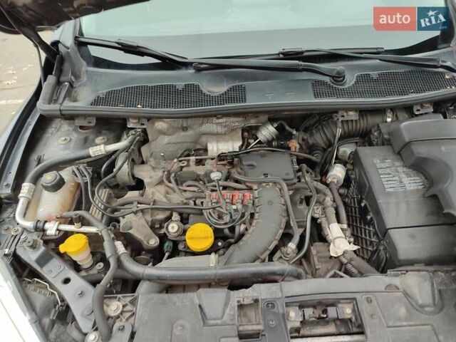 Серый Рено Меган, объемом двигателя 1.4 л и пробегом 250 тыс. км за 7500 $, фото 106 на Automoto.ua