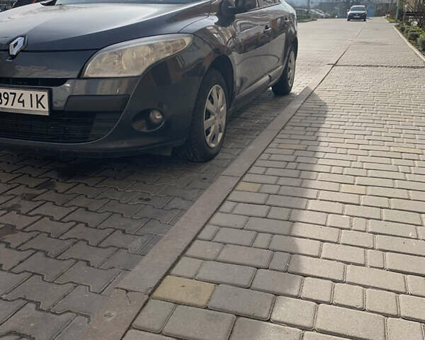 Серый Рено Меган, объемом двигателя 1.46 л и пробегом 263 тыс. км за 6400 $, фото 4 на Automoto.ua