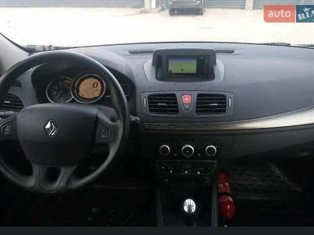 Серый Рено Меган, объемом двигателя 1.5 л и пробегом 300 тыс. км за 6600 $, фото 6 на Automoto.ua
