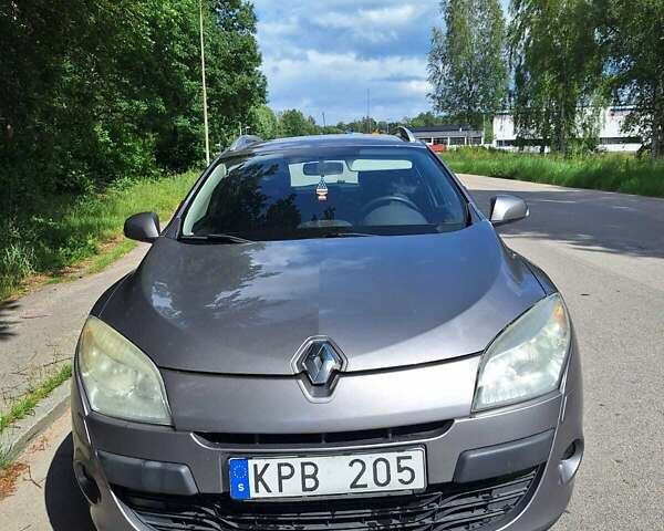 Сірий Рено Меган, об'ємом двигуна 0 л та пробігом 226 тис. км за 6500 $, фото 3 на Automoto.ua