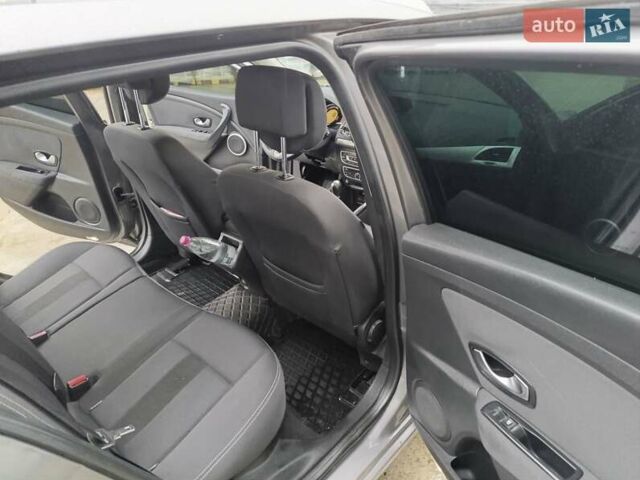 Сірий Рено Меган, об'ємом двигуна 1.5 л та пробігом 310 тис. км за 6800 $, фото 24 на Automoto.ua