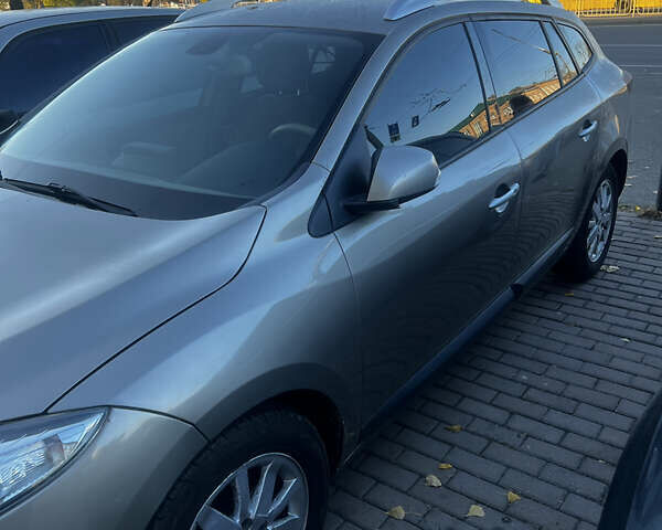 Сірий Рено Меган, об'ємом двигуна 1.46 л та пробігом 210 тис. км за 5599 $, фото 2 на Automoto.ua