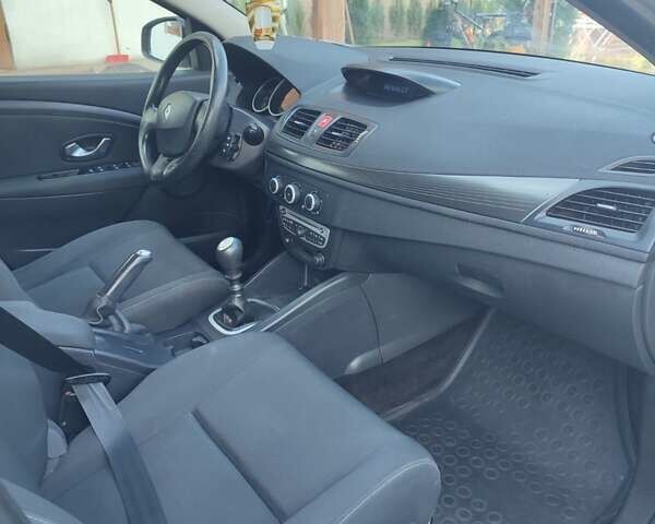 Серый Рено Меган, объемом двигателя 1.5 л и пробегом 238 тыс. км за 7000 $, фото 17 на Automoto.ua