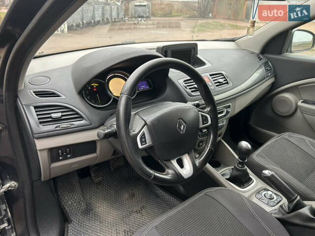 Серый Рено Меган, объемом двигателя 1.46 л и пробегом 285 тыс. км за 5700 $, фото 14 на Automoto.ua