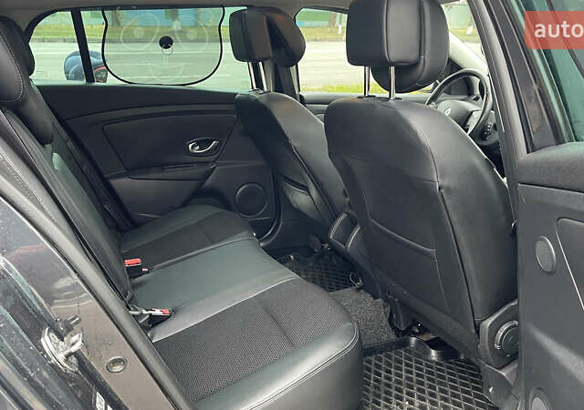 Сірий Рено Меган, об'ємом двигуна 1.46 л та пробігом 350 тис. км за 7500 $, фото 9 на Automoto.ua