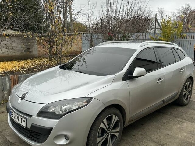 Серый Рено Меган, объемом двигателя 1.5 л и пробегом 251 тыс. км за 6500 $, фото 2 на Automoto.ua